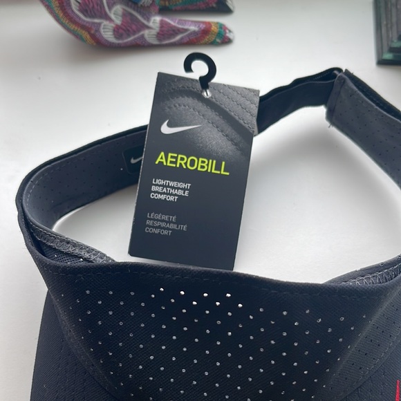 NWT Nike hat . Unisex - Picture 4 of 4